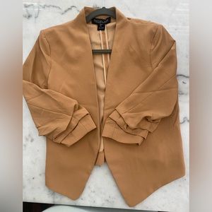 Lovely Rachel Zoe tan camel color 3/4th length sleeve blazer! Size small.
